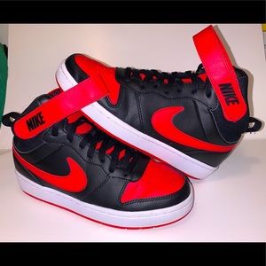 NIKE COURT BOROUGH (GS) SIZE 6Y BRED - BLACK RED